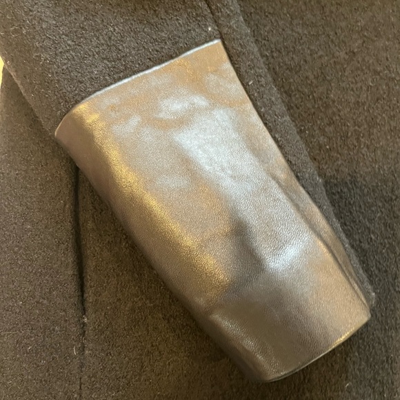 Club Monaco Coat with leather trim - Picture 7 of 9